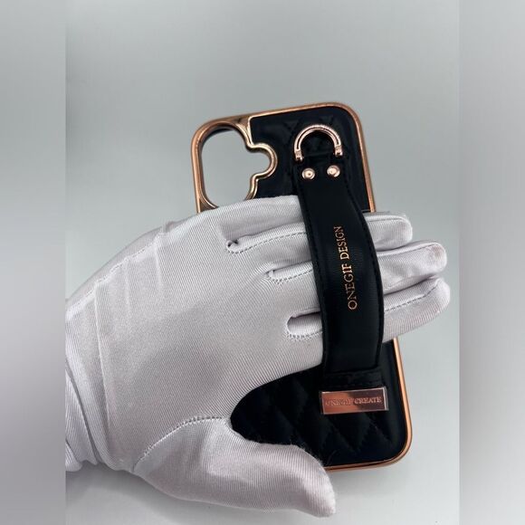 iPhone 16 Plus Case – Quilted Leather Look with Rose Gold Frame & Handle - Picture 7 of 8